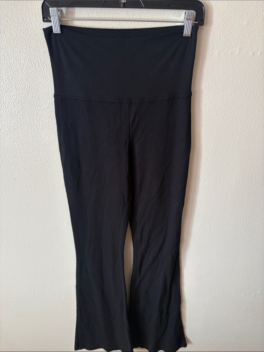 Vanilla Star Black Ribbed High-Waist Flare Leggings